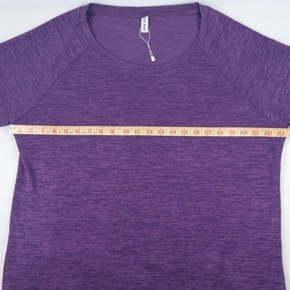 Lady's Top - Picture 2 of 6